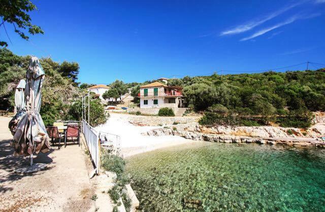 Faros Oasis Appartement Gdinj Buitenkant foto