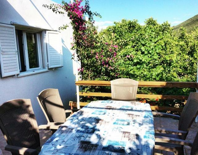 Faros Oasis Appartement Gdinj Buitenkant foto